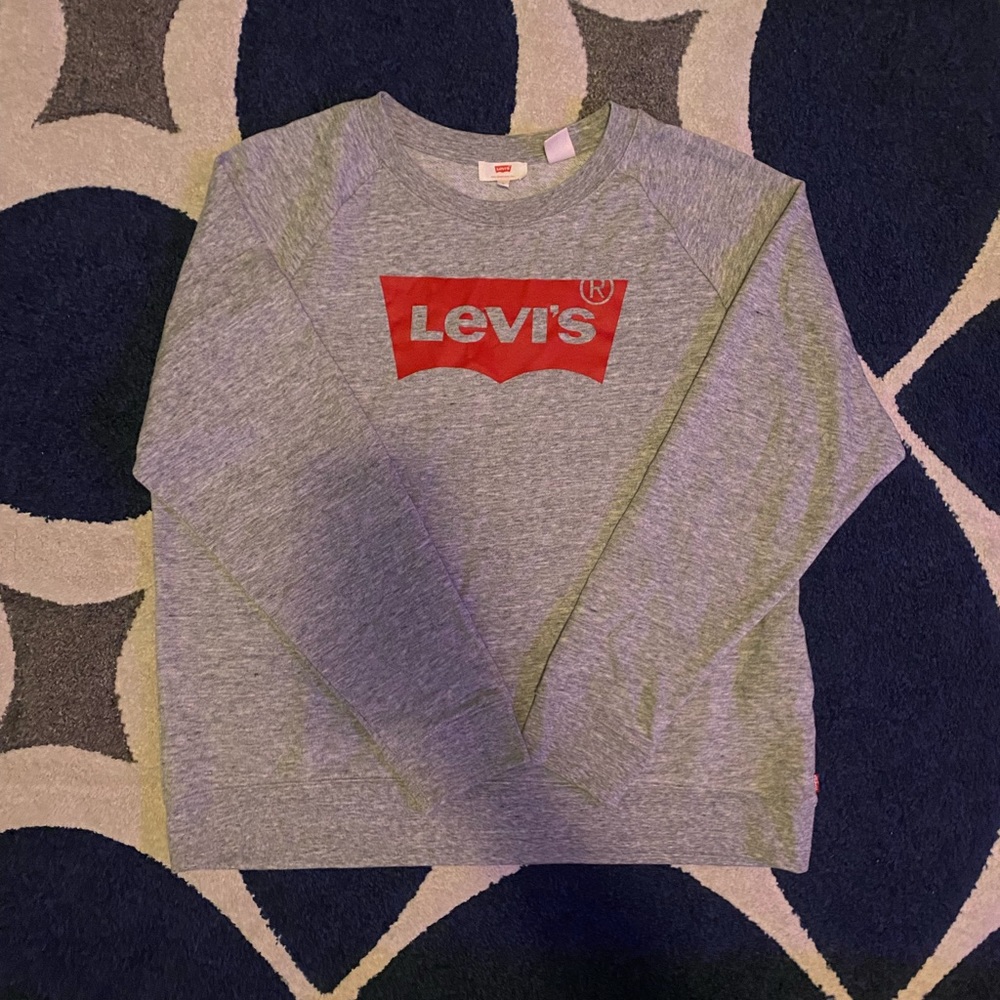Women’s comfy light weight crew neck